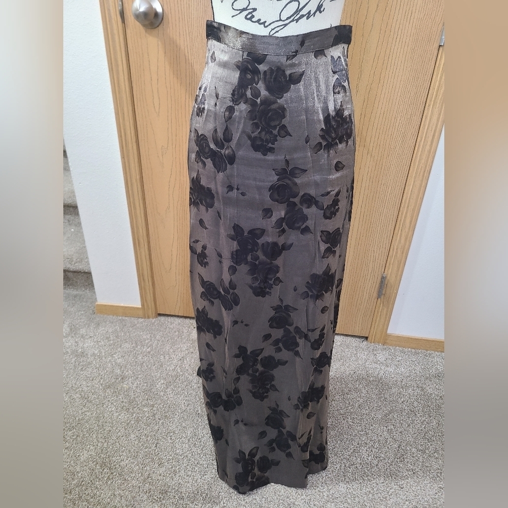 La Belle Fashions Y2k 90s Whimsigoth Metallic Rose Floral Print Maxi Skirt - Picture 2 of 6